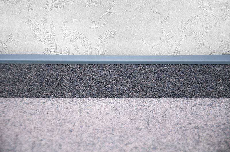Плинтус для ковролина "Korner" Listwa графит (2500*13,8*50 мм) — купить в Екатеринбурге