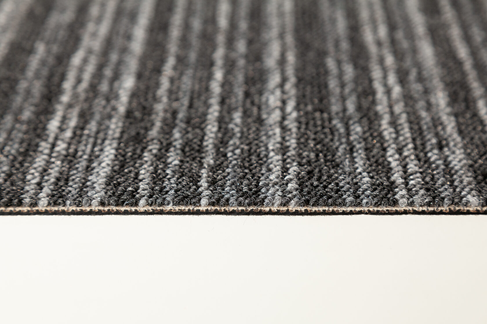 Ковровая плитка "Bonkeel" Space Strip Graphit (500*500*5,9 мм) — купить в Екатеринбурге